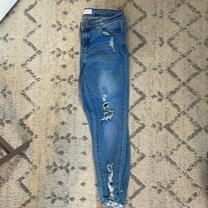 GOGO DISTRESSED SKINNY JEANS